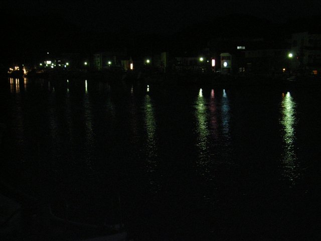 夜の内港
