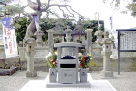 直江夫妻の墓