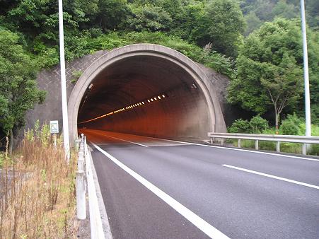石内トンネル13